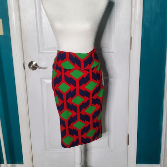 Festive Lularoe Cassie Skirt Small Red Green navy NWT - Picture 7 of 14